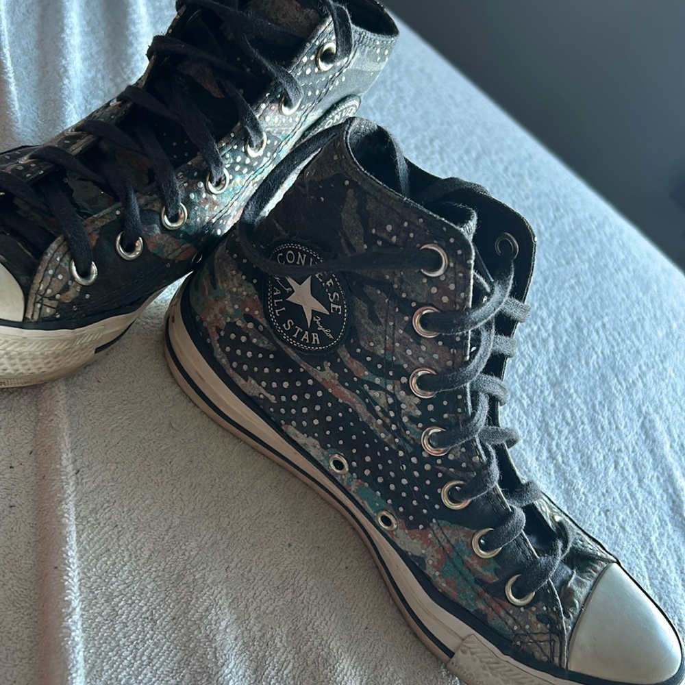 Black patterned Converse